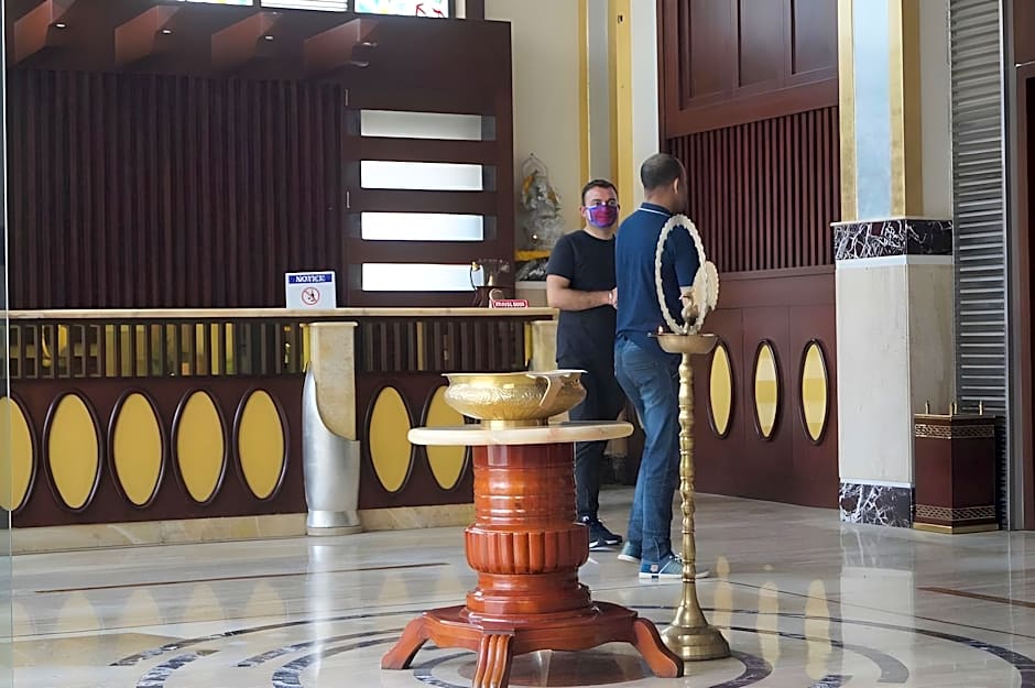 Hotel Gargee Grand