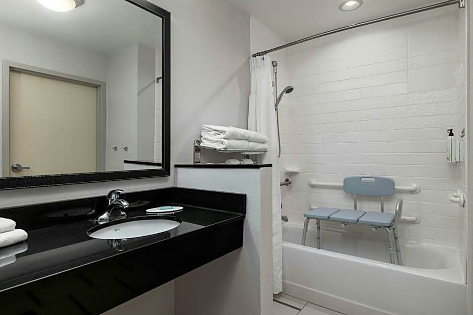 Fairfield Inn & Suites by Marriott Chincoteague Island Waterfront