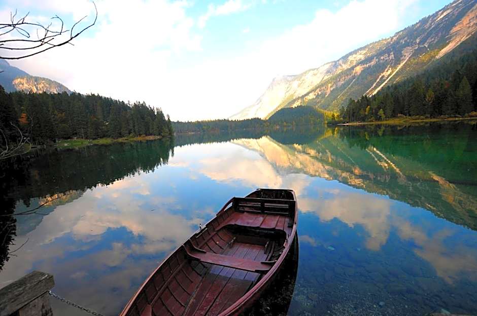 Chalet Tovel - Mountain Lake