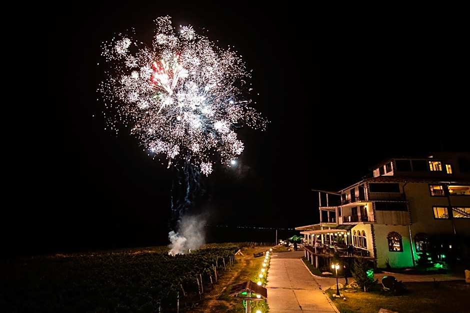 Seven Generations Winery Hotel