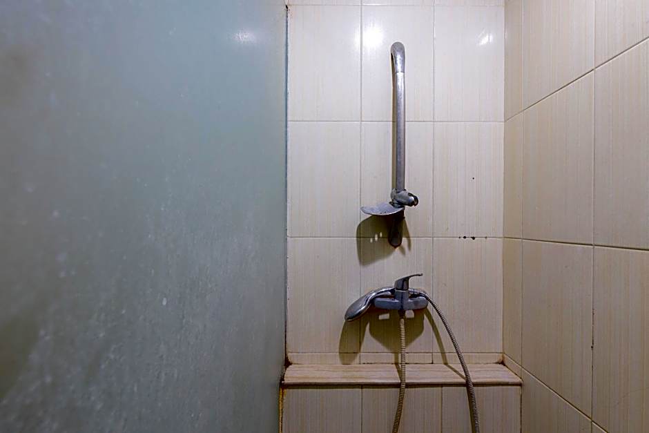 RedDoorz Plus near Simpang Tiga Tritayasa Cilegon