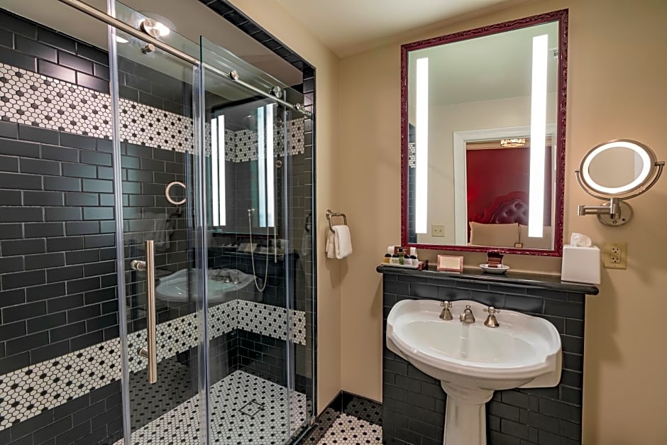 Dauphine Orleans Hotel