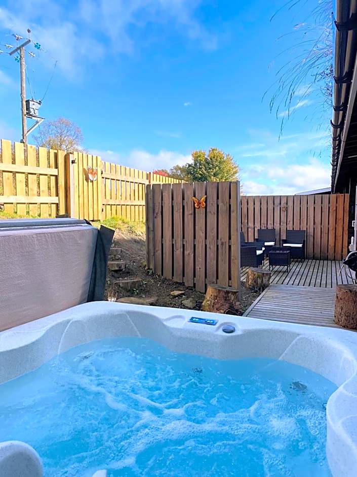Kaoglen Squirrel Drey-Hot Tub-Pet Friendly-Perth