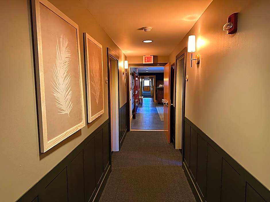 Minnewaska Lodge