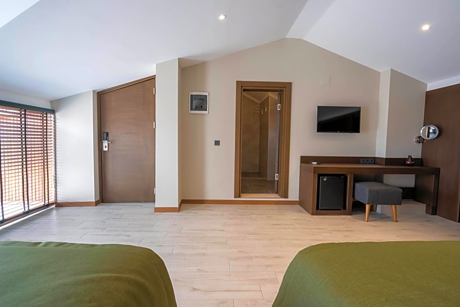 WEST HOUSE EXCLUSIVE HOTEL