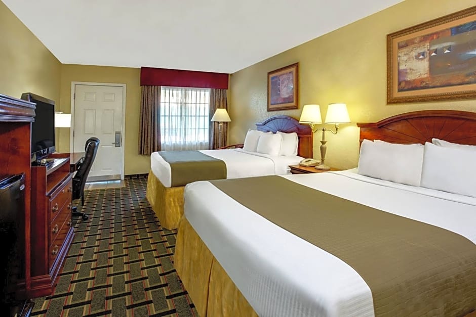 Baymont by Wyndham Lake City