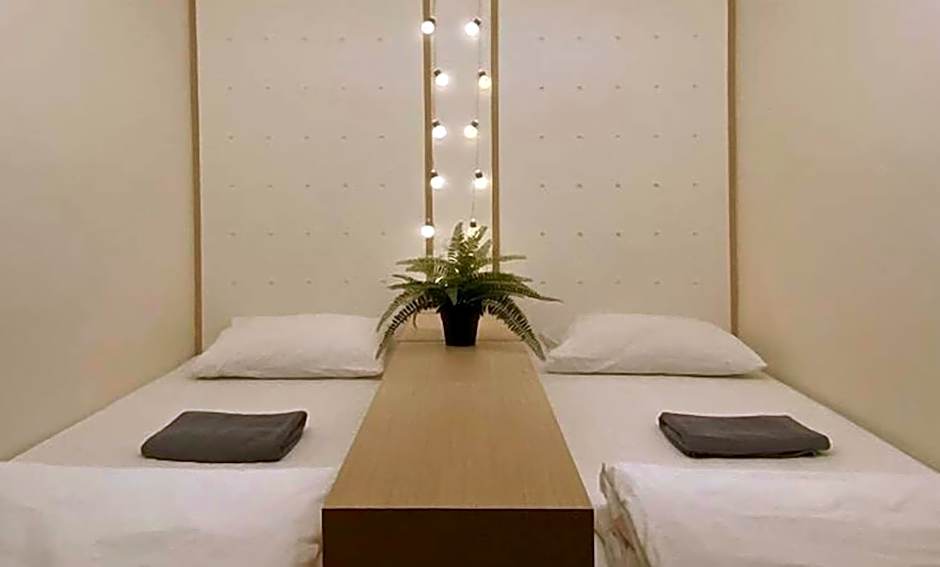 Monomer Hostel