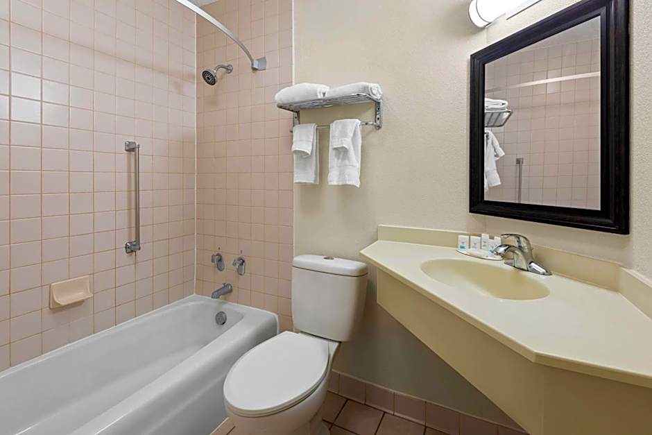 Ramada Hotel & Conference Center by Wyndham Grayling