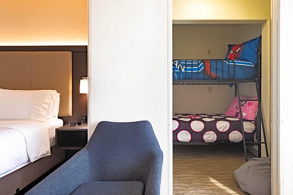 Holiday Inn Express Hotel & Suites Evanston By IHG