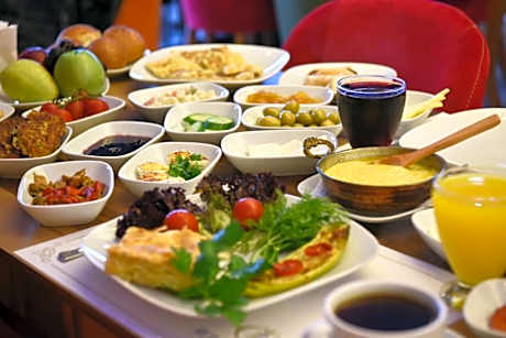 Royal Life Exclusive