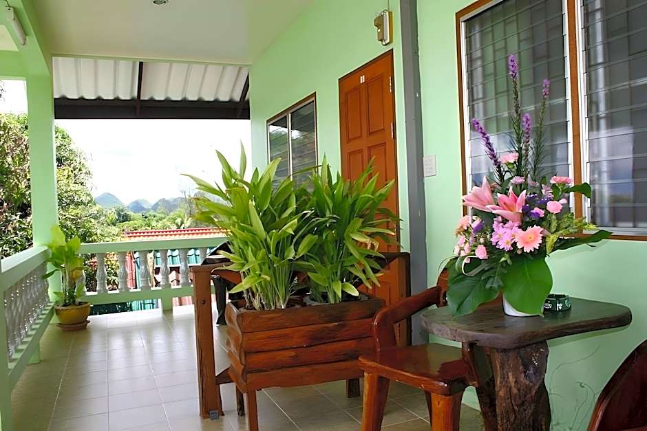 Pong Phen Guesthouse