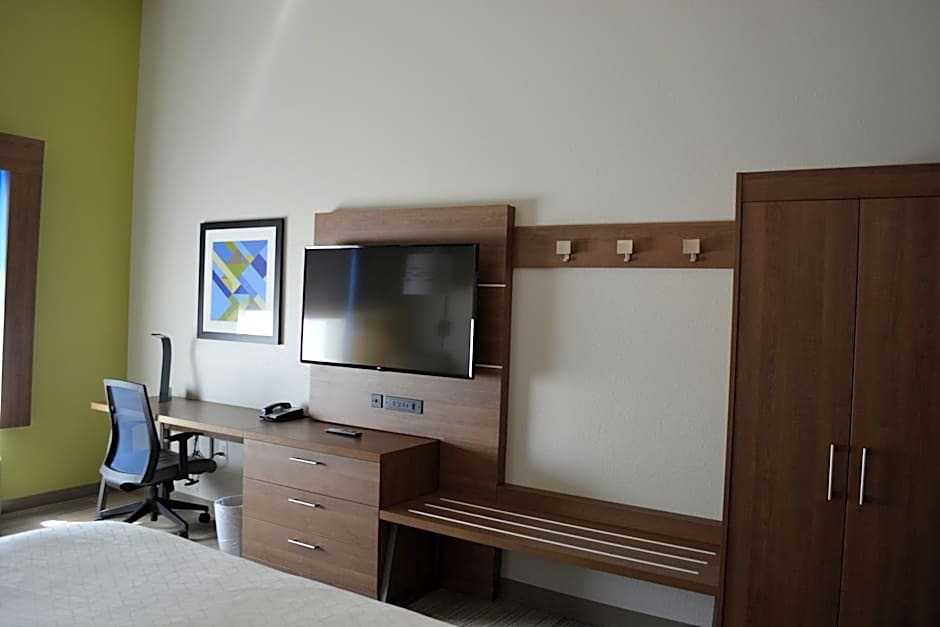 Holiday Inn Express And Suites Liberal By IHG
