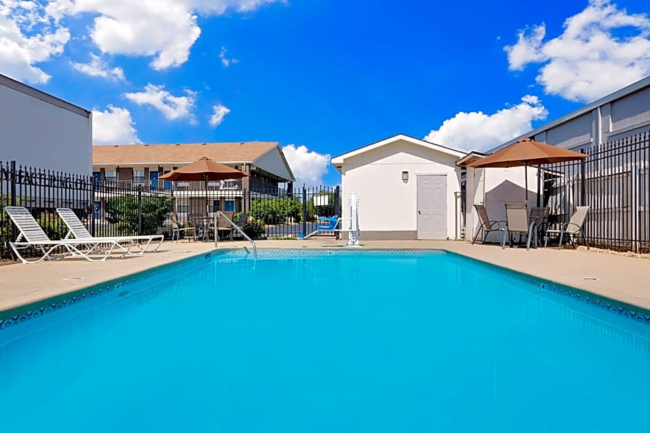 Days Inn by Wyndham Demopolis