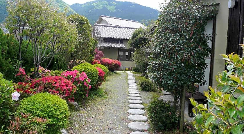 Yufuin Onsen Hasuwa Inn