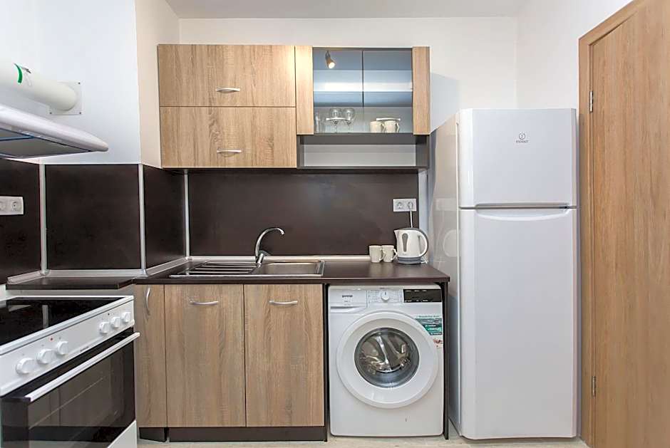 Modern and Bright Apartments near Center - FREE PARKING