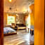 Lake Deer Park Retreat with Hot Tub & Sauna