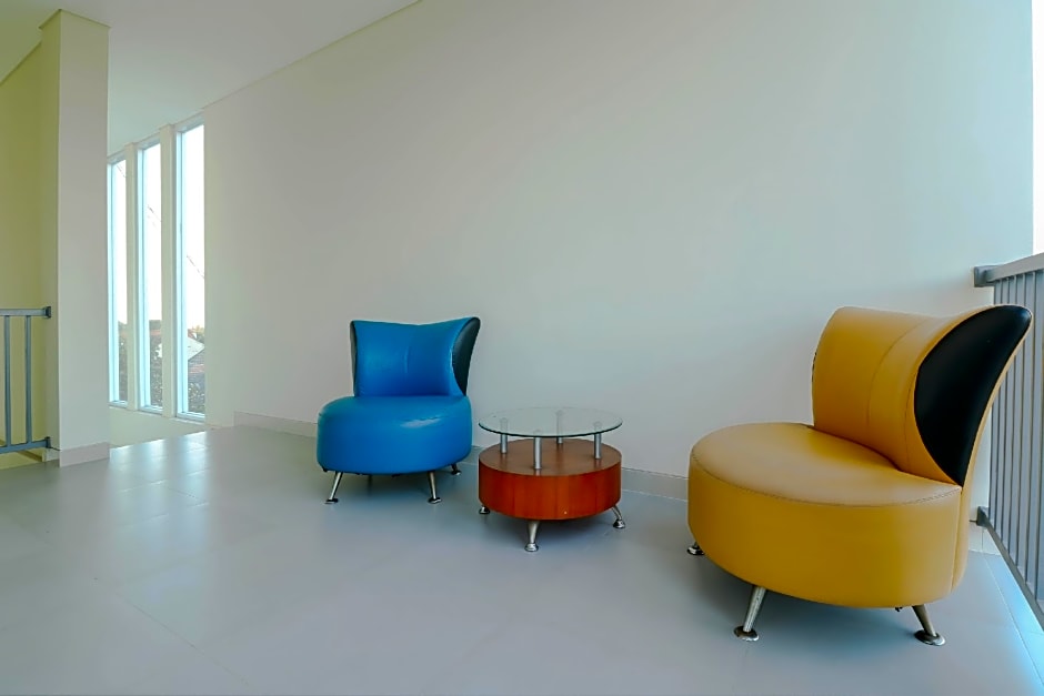 OYO 1200 Kencana Residence