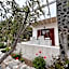 Birds Villa Apartments with Heated Pool - Including Car and Breakfast