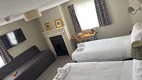 Triple Room with Private Bathroom