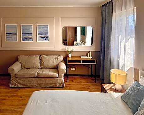 AirportStay bg - free shuttle and own parking