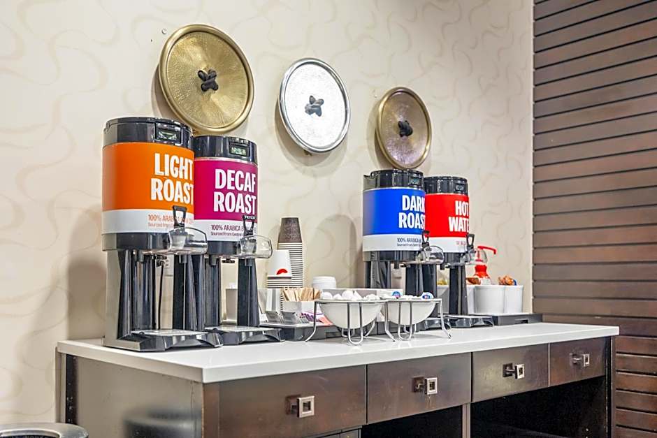 Hampton Inn By Hilton Winnipeg Airport