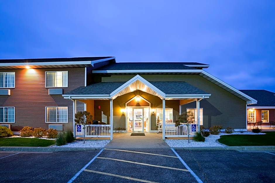 Paynesville Inn & Suites
