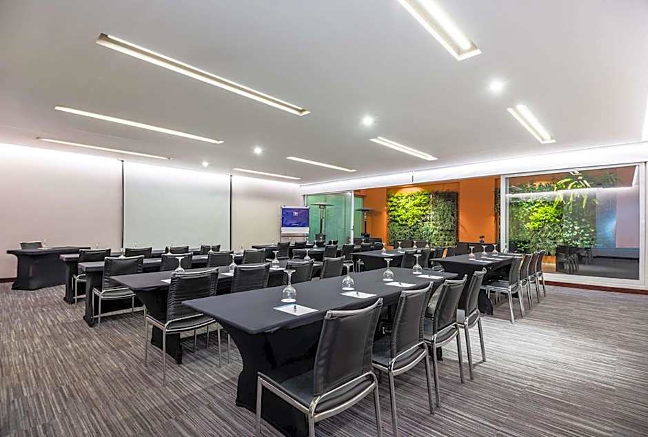 NH Bogota Pavillon Royal