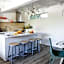 The Wesley by AvantStay Mid-Century Modern Oasis with Pool
