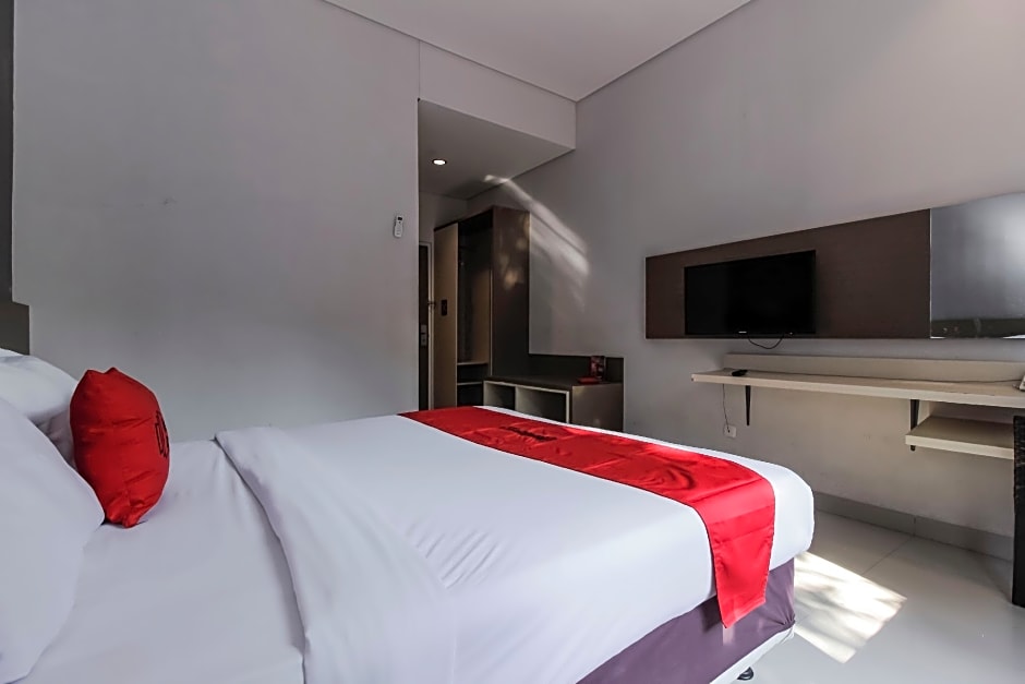 RedDoorz near Goa Sunyaragi