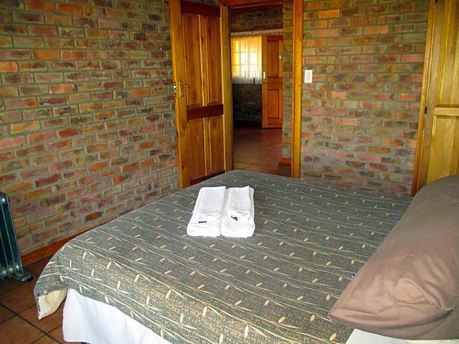 Thaba Tsweni Lodge & Safaris