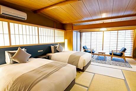 Twin Room with Shared Bathroom