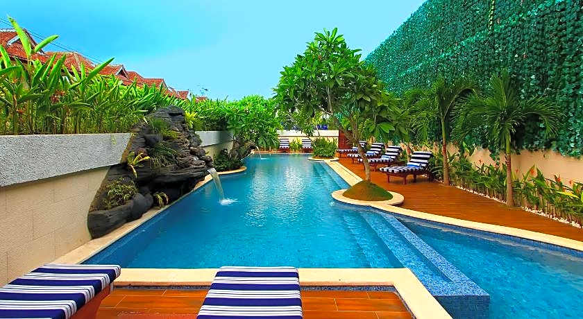 Rhadana Hotel