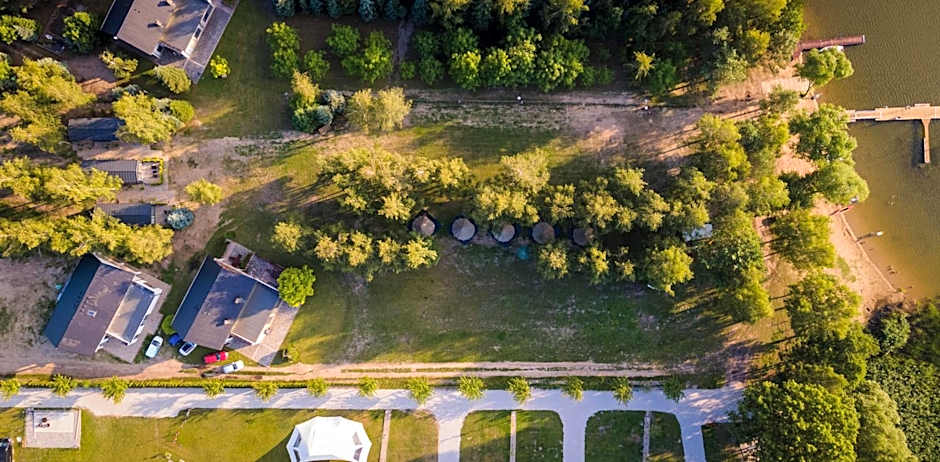 Beztroska Zatoka - ośrodek wypoczynkowy Jacuzzi & Sauna