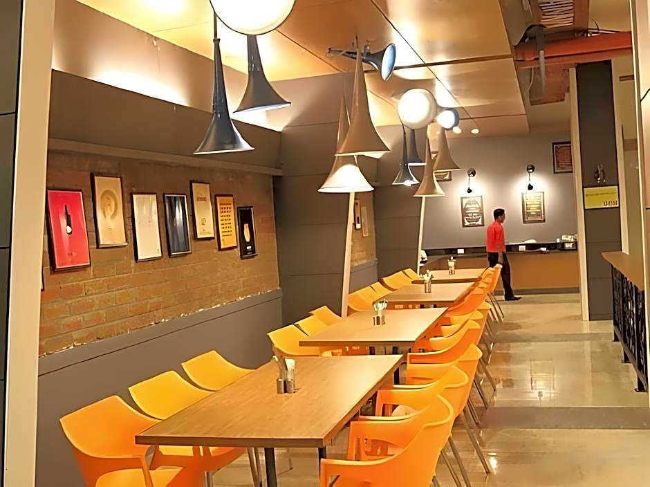 Max Hotels Jabalpur