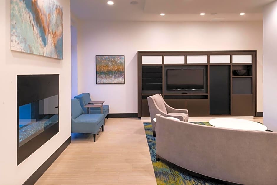 Holiday Inn & Suites Farmington Hills - Detroit NW, an IHG Hotel By IHG