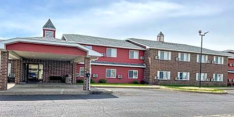 Hudson Inn & Suites