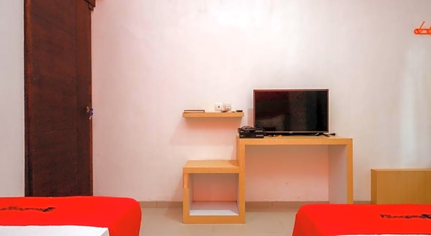 RedDoorz Syariah near Alun Alun Kota Rembang