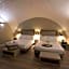 Caruso Place Luxury Rooms & Suites