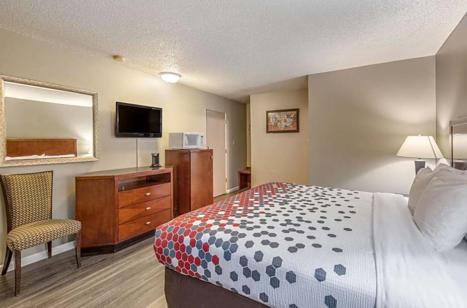 Econo Lodge Inn and Suites Yreka