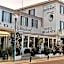 Hotel De La Mer