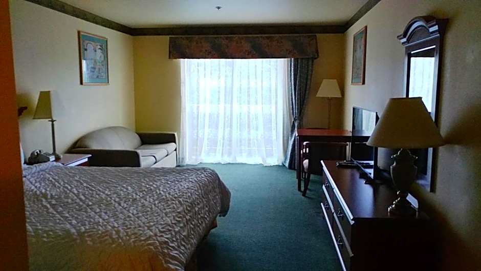 Palace Inn & Suites