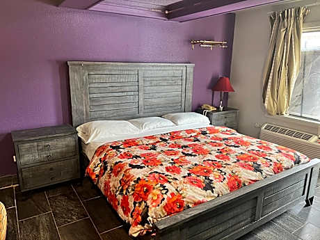 Deluxe King Room with Spa Bath
