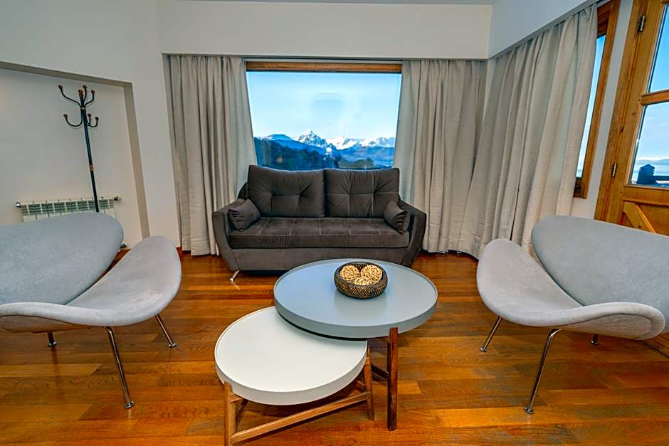 Altos Ushuaia Hotel & Resto