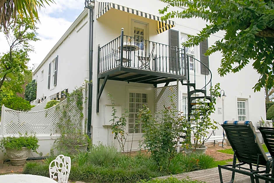 Maison Chablis Guest House