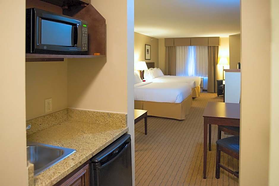 Holiday Inn Express Devils Lake By IHG