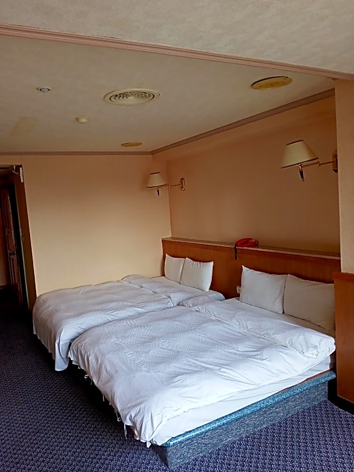 Chungli Business Hotel