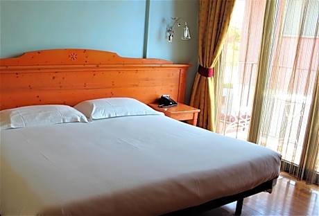 Double Room with Lake View