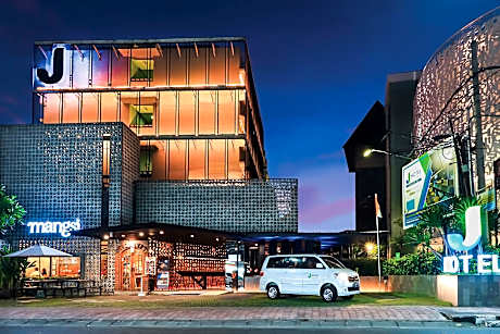 J Hotel Kuta