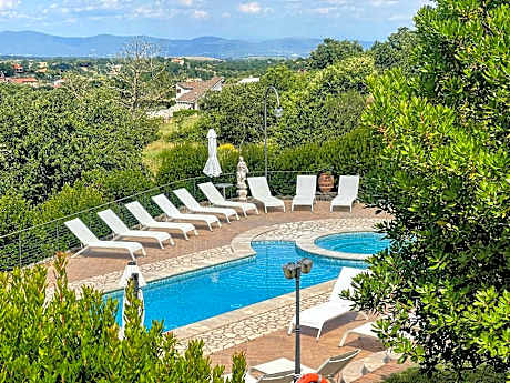 Pool and Jacuzzi - Charming villa in Umbria
