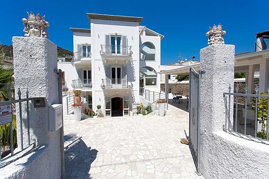Odysseus Hotel